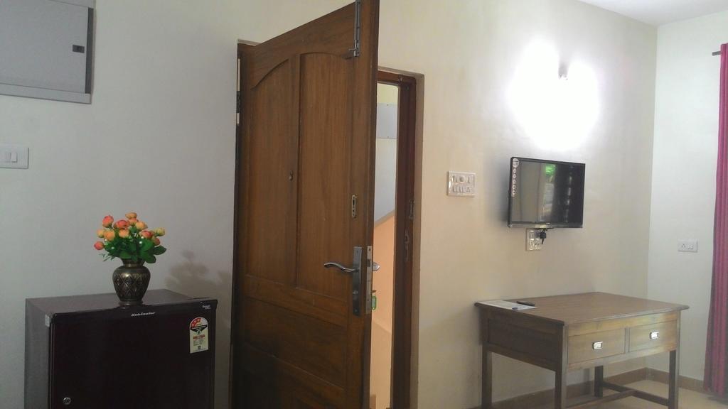 Antonio'S Residency Goa Hotel Betalbatim Exterior photo
