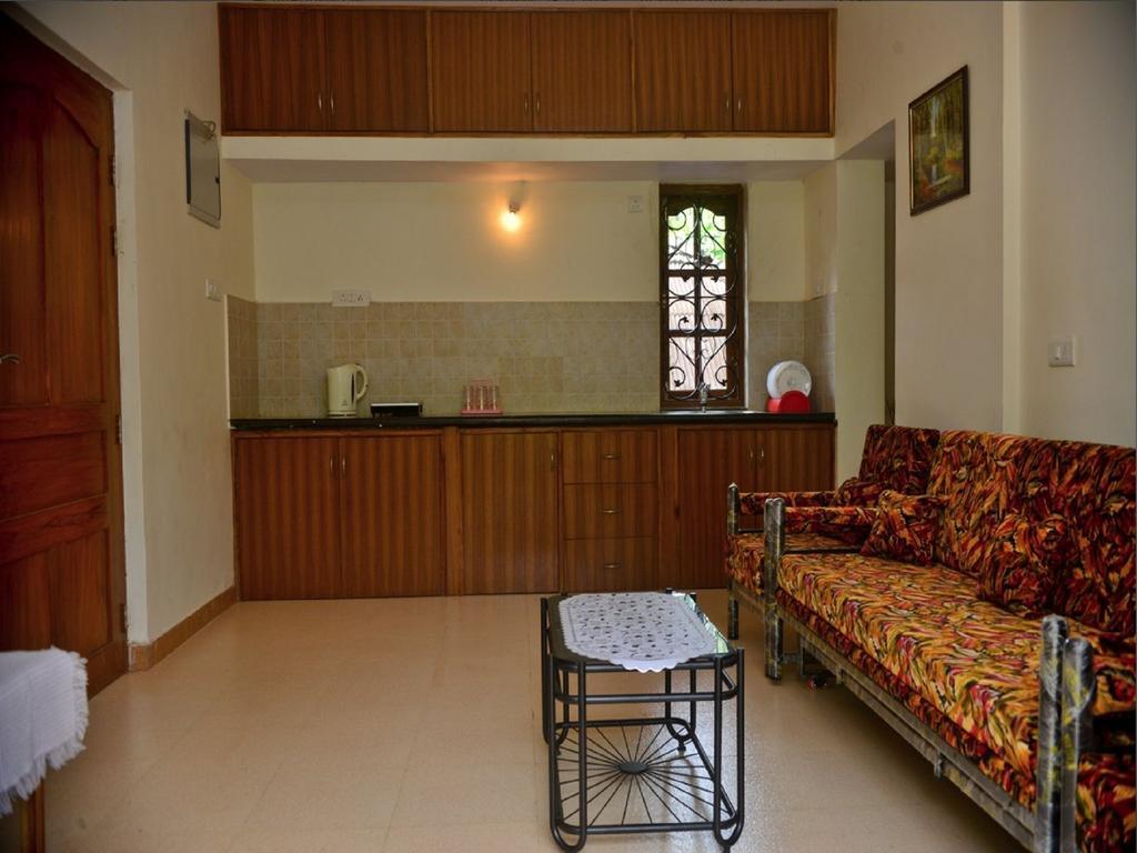 Antonio'S Residency Goa Hotel Betalbatim Exterior photo